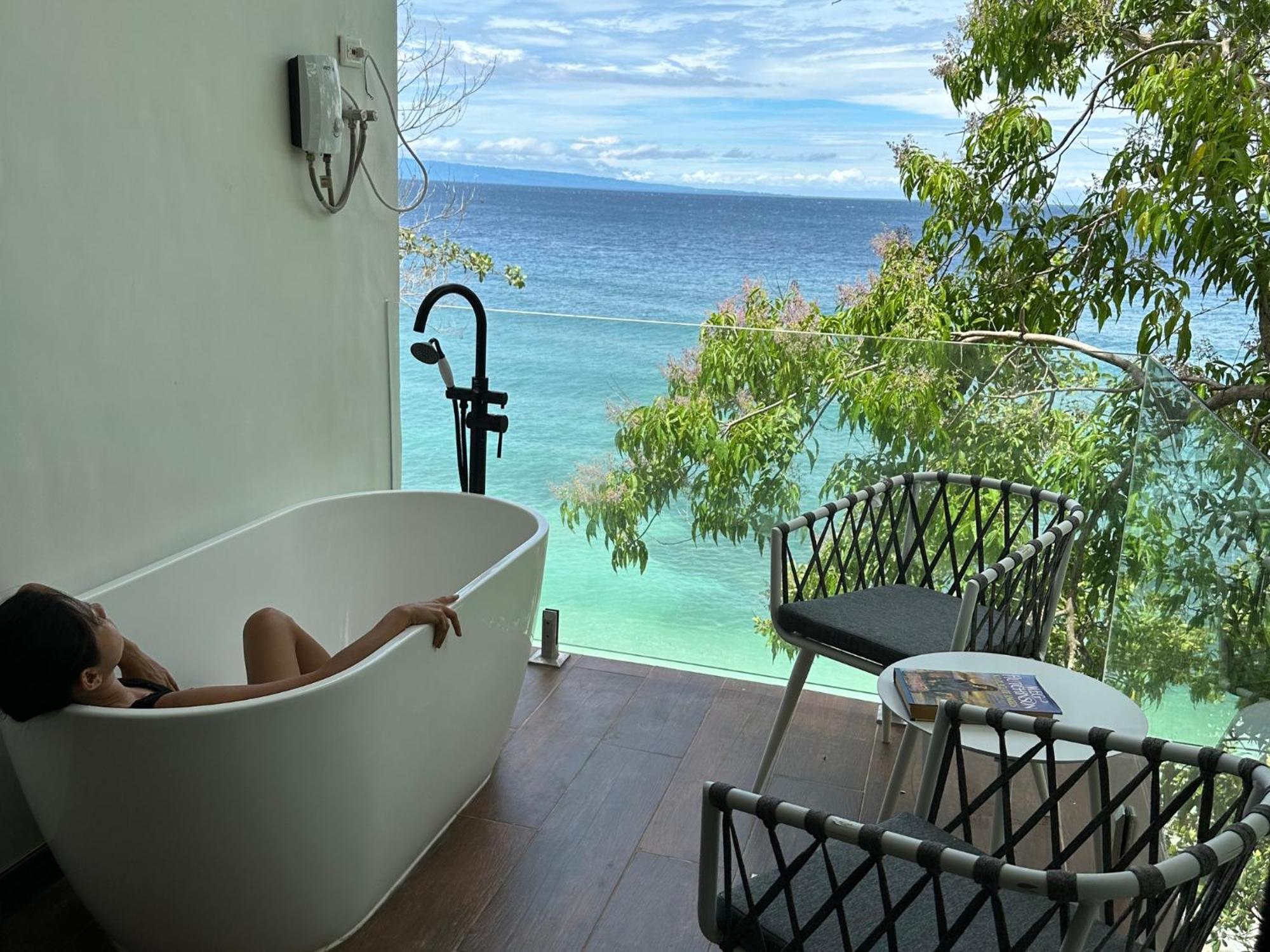 The French Villa-Santander Cebu Ngoại thất bức ảnh