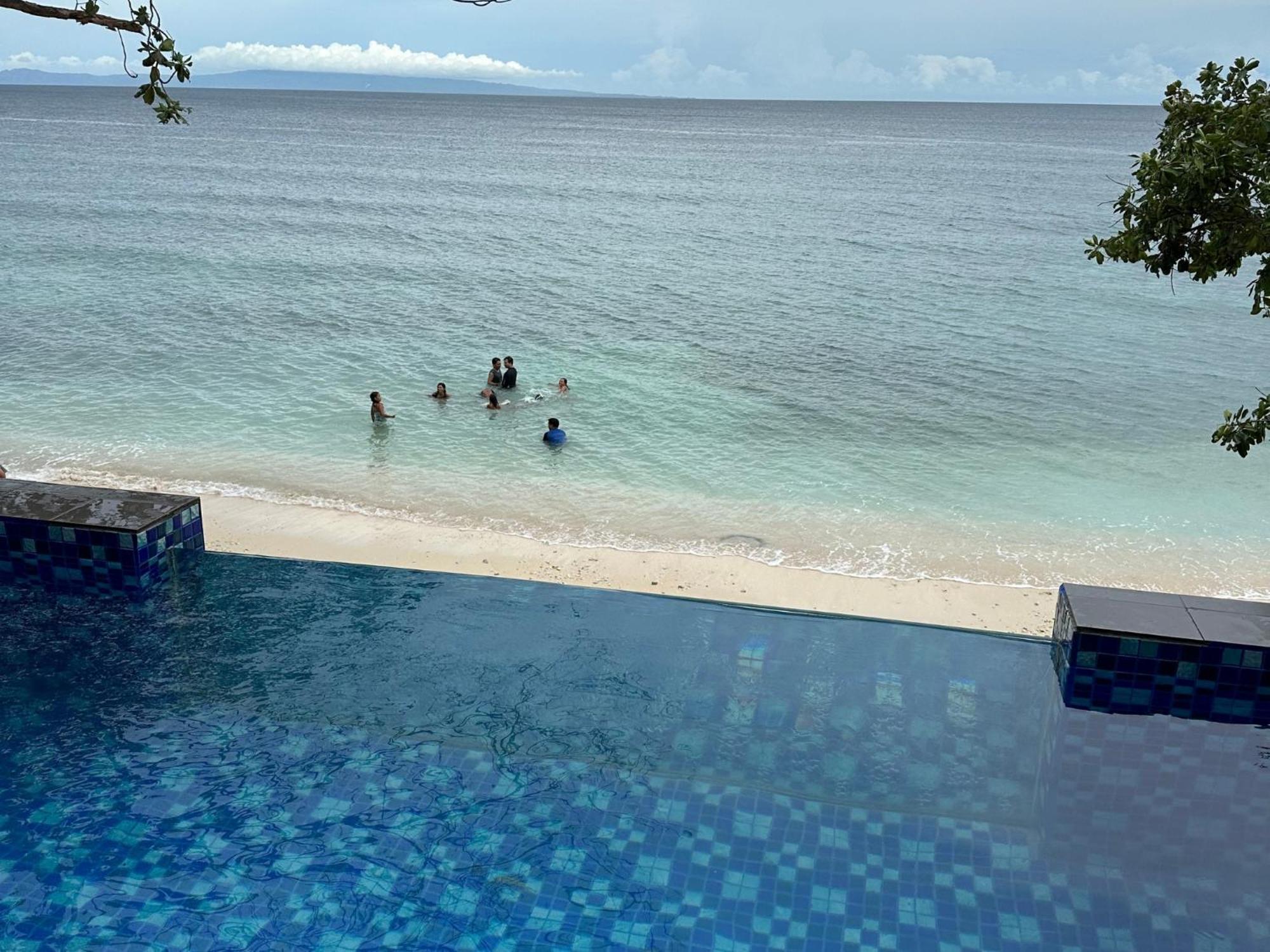 The French Villa-Santander Cebu Ngoại thất bức ảnh